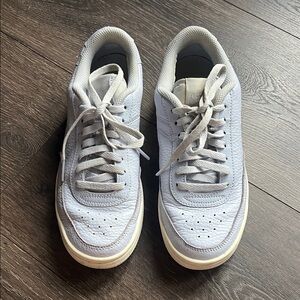 Nike Women’s Court Vintage Premium Casual Leather Sneaker